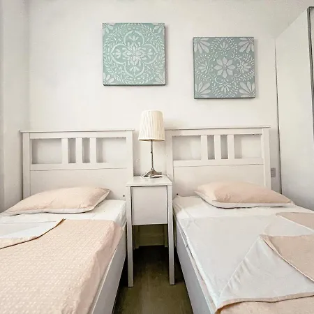 Apartment 3-bed Flat, Ocean Garden, Heated Pool, Parking, Pp207